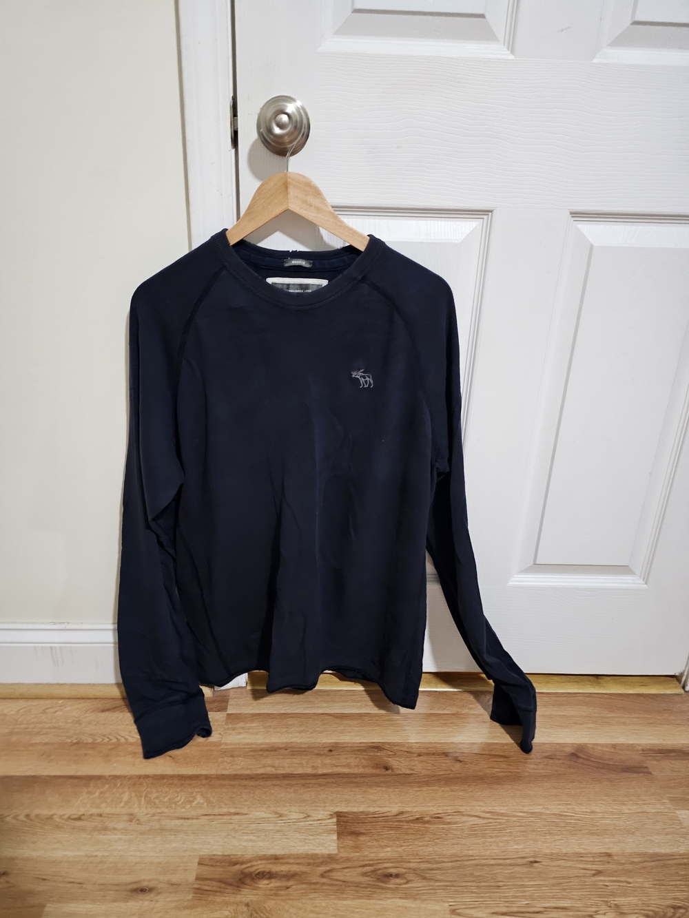 Abercrombie & Fitch Navy Long-Sleeve Crew  Shirt